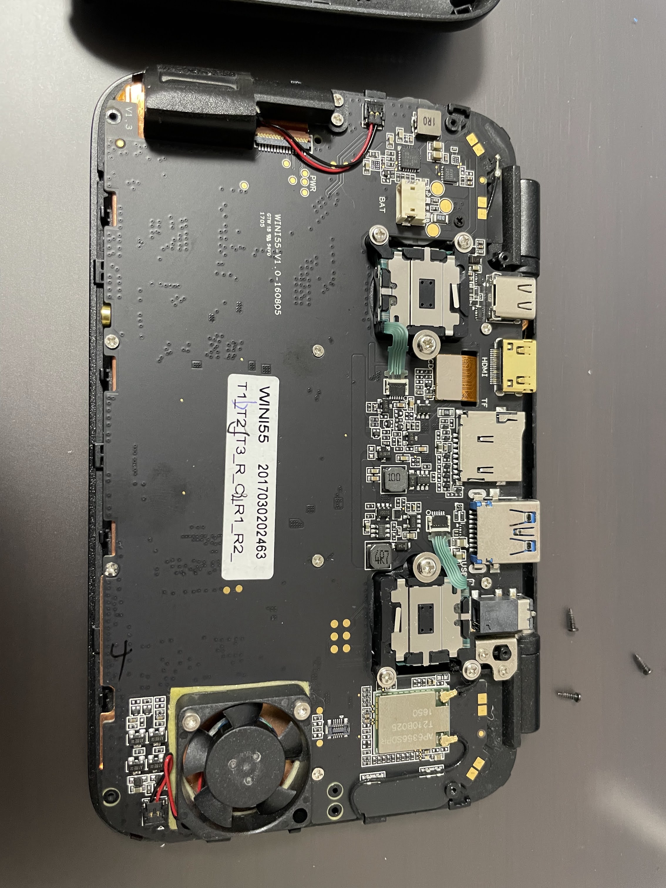GPD WINを分解してバッテリー交換する